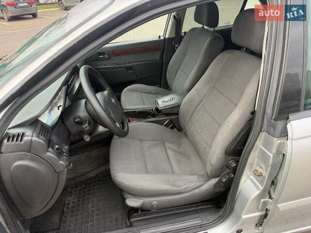 Сірий Опель Омега, об'ємом двигуна 2.5 л та пробігом 192 тис. км за 2750 $, фото 28 на Automoto.ua