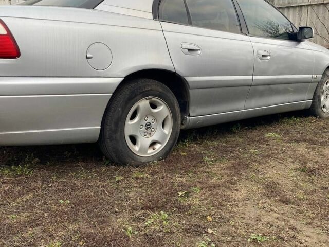 Серый Опель Омега, объемом двигателя 2.2 л и пробегом 111 тыс. км за 2600 $, фото 6 на Automoto.ua