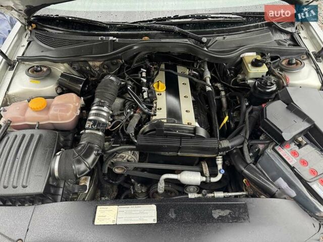 Сірий Опель Омега, об'ємом двигуна 2.2 л та пробігом 280 тис. км за 2350 $, фото 13 на Automoto.ua