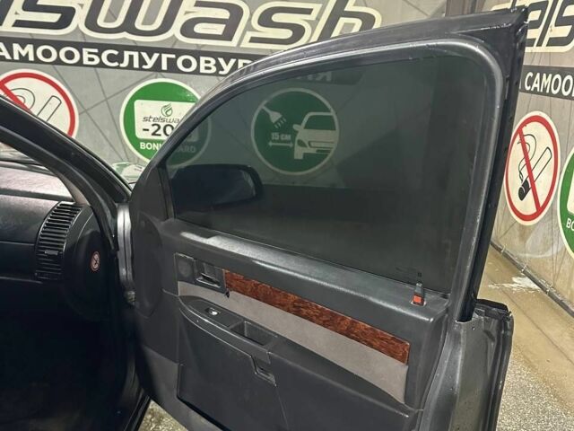 Серый Опель Омега, объемом двигателя 2.2 л и пробегом 379 тыс. км за 2200 $, фото 9 на Automoto.ua