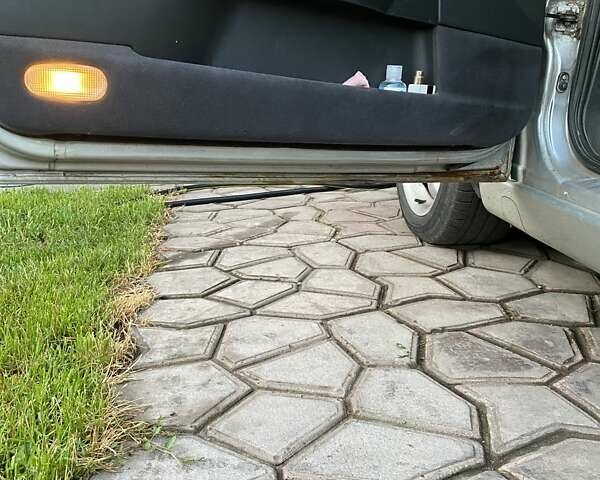 Сірий Опель Омега, об'ємом двигуна 2.2 л та пробігом 372 тис. км за 3200 $, фото 15 на Automoto.ua