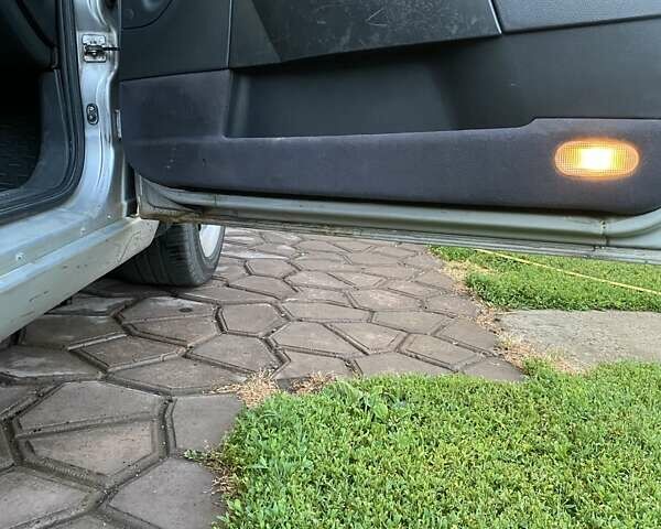 Сірий Опель Омега, об'ємом двигуна 2.2 л та пробігом 372 тис. км за 3200 $, фото 13 на Automoto.ua