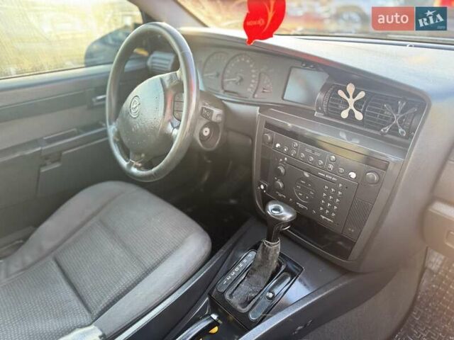 Опель Омега 2000 в Львове на Automoto.ua Серый Опель Омега, объемом двигателя 2.2 л и пробегом 280 тыс. км за 2900 $, фото 10 на Automoto.ua