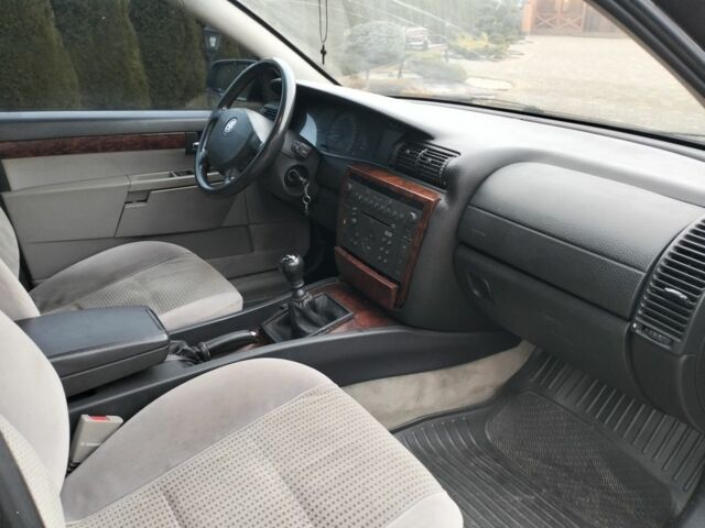 Серый Опель Омега, объемом двигателя 2.5 л и пробегом 320 тыс. км за 2400 $, фото 7 на Automoto.ua