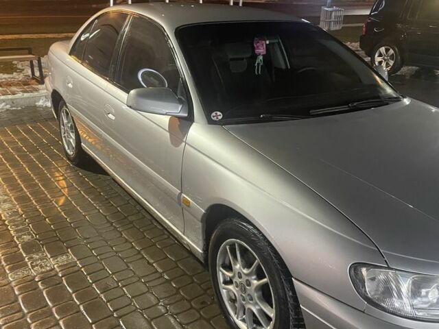 Серый Опель Омега, объемом двигателя 2.2 л и пробегом 500 тыс. км за 3000 $, фото 2 на Automoto.ua