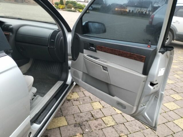 Серый Опель Омега, объемом двигателя 2.5 л и пробегом 320 тыс. км за 2400 $, фото 10 на Automoto.ua