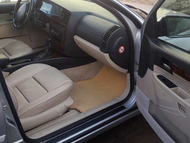 Серый Опель Омега, объемом двигателя 2.2 л и пробегом 250 тыс. км за 4700 $, фото 6 на Automoto.ua