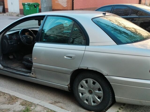 Сірий Опель Омега, об'ємом двигуна 2 л та пробігом 360 тис. км за 1670 $, фото 1 на Automoto.ua