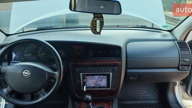 Сірий Опель Омега, об'ємом двигуна 2.5 л та пробігом 340 тис. км за 4500 $, фото 11 на Automoto.ua
