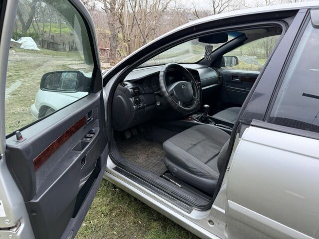 Сірий Опель Омега, об'ємом двигуна 2 л та пробігом 300 тис. км за 4699 $, фото 5 на Automoto.ua