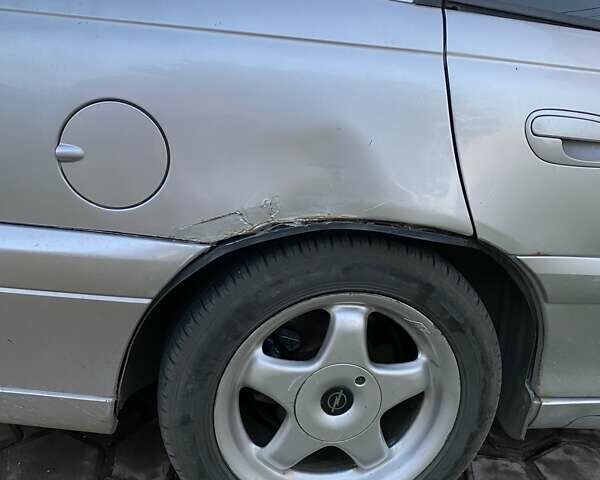 Сірий Опель Омега, об'ємом двигуна 2.2 л та пробігом 372 тис. км за 3200 $, фото 6 на Automoto.ua