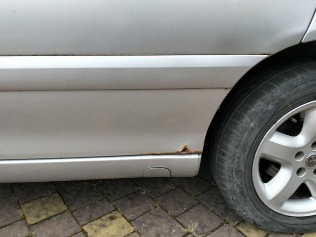 Серый Опель Омега, объемом двигателя 2.5 л и пробегом 320 тыс. км за 2400 $, фото 17 на Automoto.ua