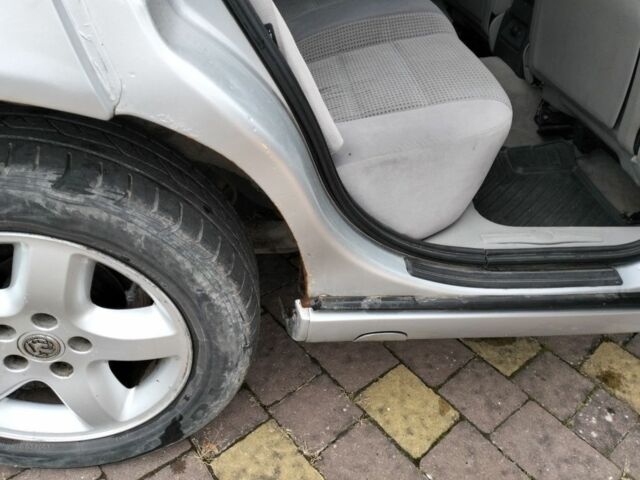 Серый Опель Омега, объемом двигателя 2.5 л и пробегом 320 тыс. км за 2400 $, фото 12 на Automoto.ua