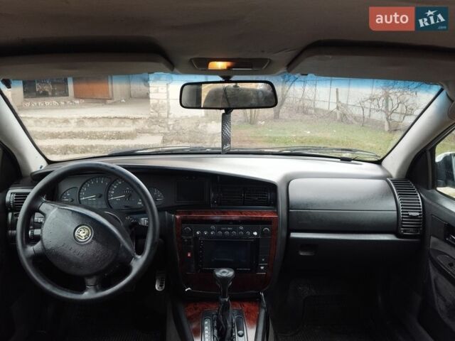 Сірий Опель Омега, об'ємом двигуна 2.5 л та пробігом 305 тис. км за 2600 $, фото 1 на Automoto.ua