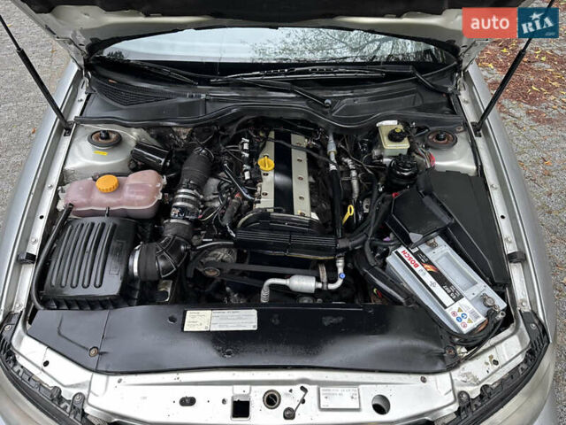Опель Омега 2000 в Львове на Automoto.ua Серый Опель Омега, объемом двигателя 2.2 л и пробегом 280 тыс. км за 2900 $, фото 14 на Automoto.ua