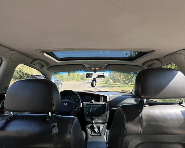 Серый Опель Омега, объемом двигателя 2.6 л и пробегом 360 тыс. км за 4150 $, фото 9 на Automoto.ua