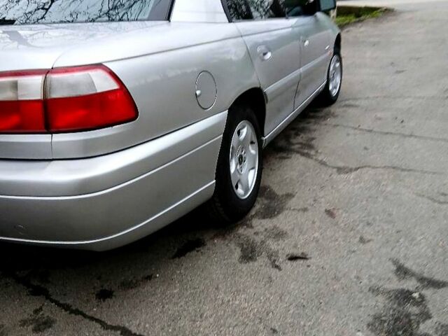 Сірий Опель Омега, об'ємом двигуна 2.2 л та пробігом 280 тис. км за 3600 $, фото 2 на Automoto.ua