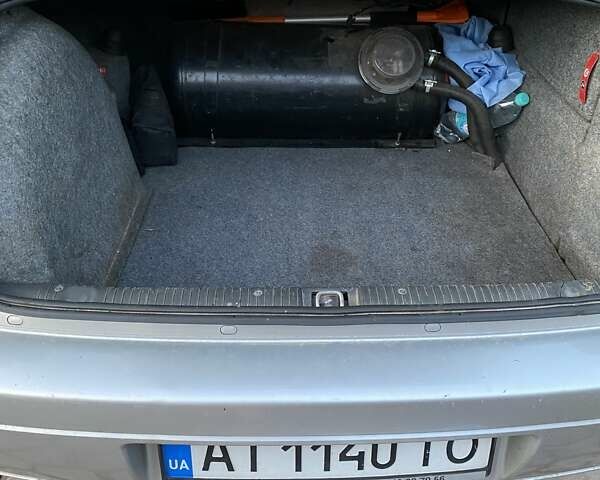 Сірий Опель Омега, об'ємом двигуна 2.2 л та пробігом 372 тис. км за 3200 $, фото 17 на Automoto.ua