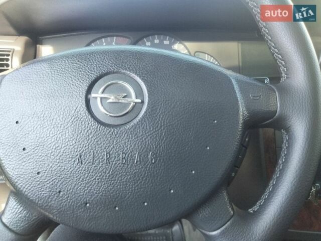 Серый Опель Омега, объемом двигателя 2.5 л и пробегом 200 тыс. км за 1999 $, фото 15 на Automoto.ua