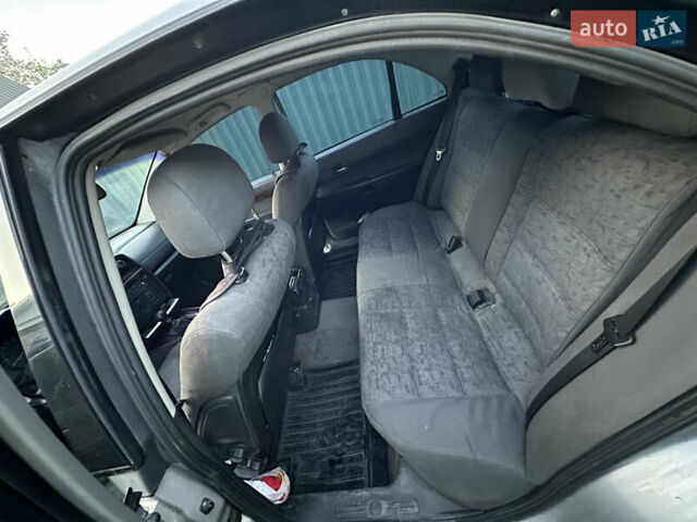 Сірий Опель Омега, об'ємом двигуна 2.2 л та пробігом 358 тис. км за 3000 $, фото 5 на Automoto.ua