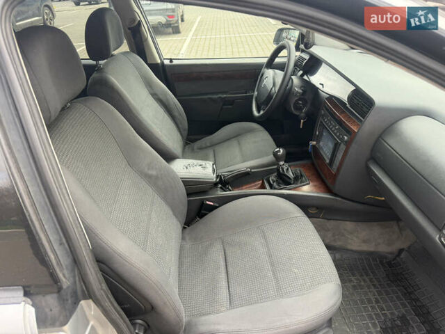 Серый Опель Омега, объемом двигателя 2.5 л и пробегом 192 тыс. км за 2800 $, фото 34 на Automoto.ua