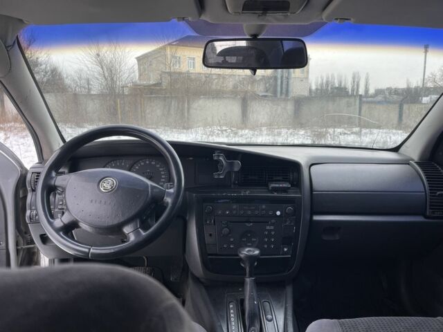 Сірий Опель Омега, об'ємом двигуна 2.2 л та пробігом 300 тис. км за 1900 $, фото 7 на Automoto.ua