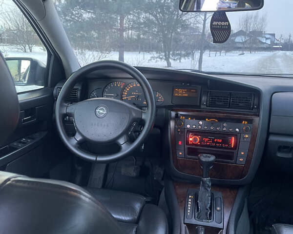 Сірий Опель Омега, об'ємом двигуна 3 л та пробігом 296 тис. км за 4000 $, фото 35 на Automoto.ua