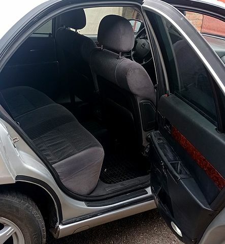 Сірий Опель Омега, об'ємом двигуна 2.5 л та пробігом 187 тис. км за 3300 $, фото 8 на Automoto.ua