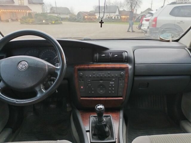 Серый Опель Омега, объемом двигателя 2.5 л и пробегом 320 тыс. км за 2400 $, фото 6 на Automoto.ua