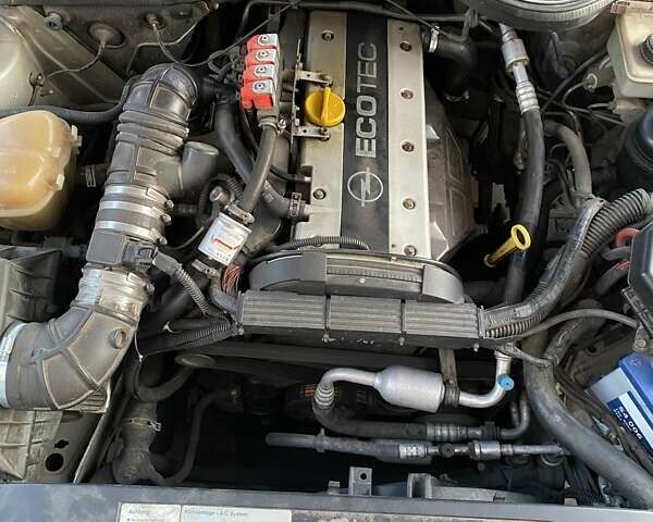 Сірий Опель Омега, об'ємом двигуна 2.2 л та пробігом 372 тис. км за 3200 $, фото 19 на Automoto.ua