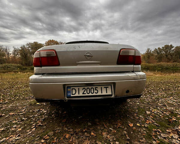 Серый Опель Омега, объемом двигателя 3 л и пробегом 225 тыс. км за 2153 $, фото 4 на Automoto.ua