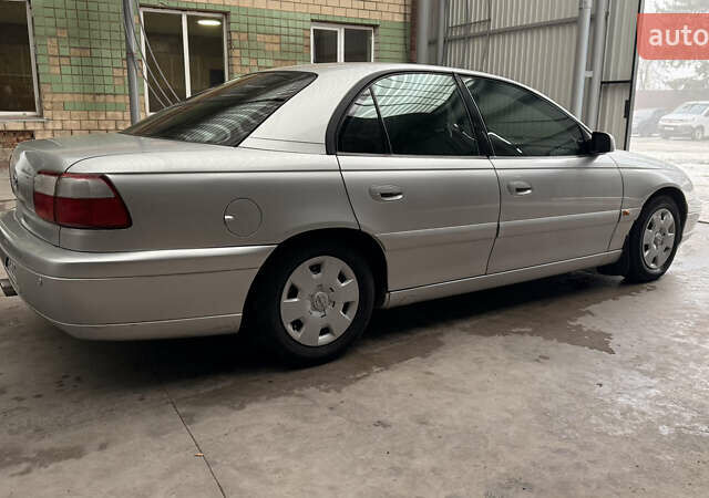 Серый Опель Омега, объемом двигателя 2.2 л и пробегом 311 тыс. км за 4999 $, фото 5 на Automoto.ua