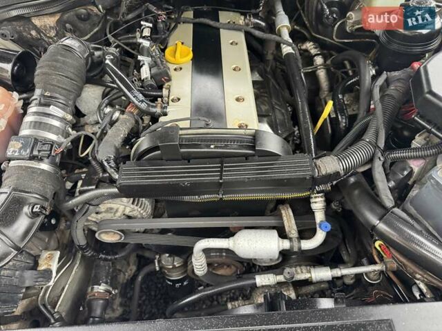 Сірий Опель Омега, об'ємом двигуна 2.2 л та пробігом 280 тис. км за 2350 $, фото 17 на Automoto.ua