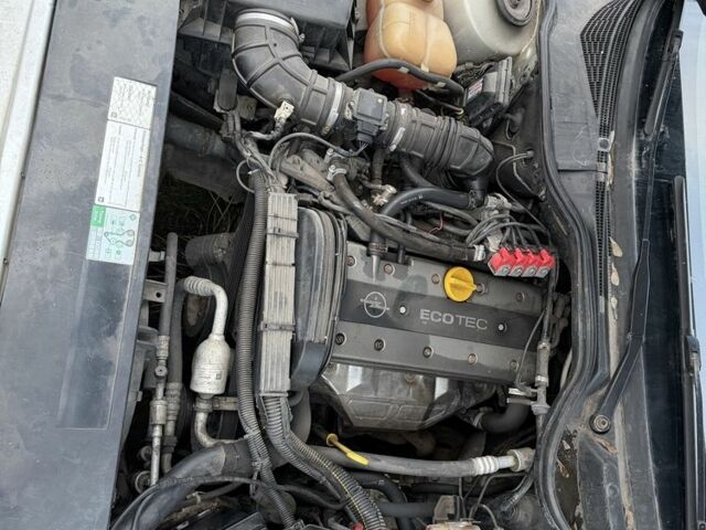 Сірий Опель Омега, об'ємом двигуна 2 л та пробігом 300 тис. км за 4699 $, фото 8 на Automoto.ua