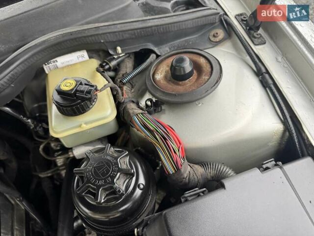 Сірий Опель Омега, об'ємом двигуна 2.2 л та пробігом 280 тис. км за 2350 $, фото 19 на Automoto.ua