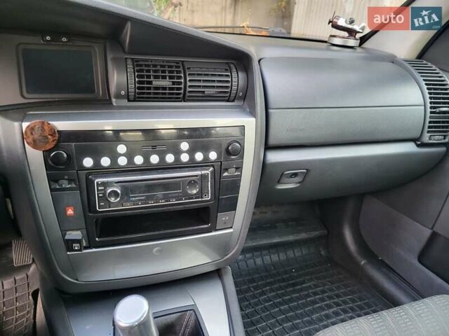 Серый Опель Омега, объемом двигателя 2.2 л и пробегом 300 тыс. км за 1900 $, фото 1 на Automoto.ua