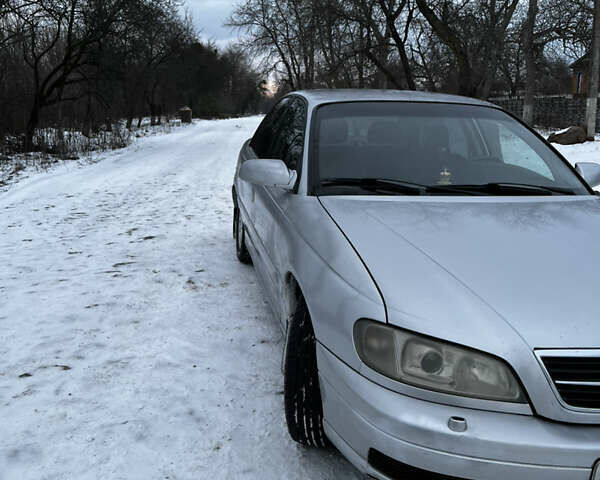 Серый Опель Омега, объемом двигателя 2.2 л и пробегом 390 тыс. км за 2600 $, фото 2 на Automoto.ua