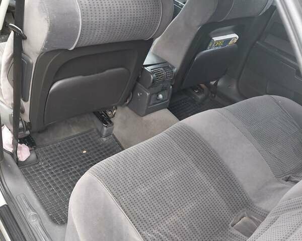 Сірий Опель Омега, об'ємом двигуна 2.2 л та пробігом 350 тис. км за 3500 $, фото 8 на Automoto.ua