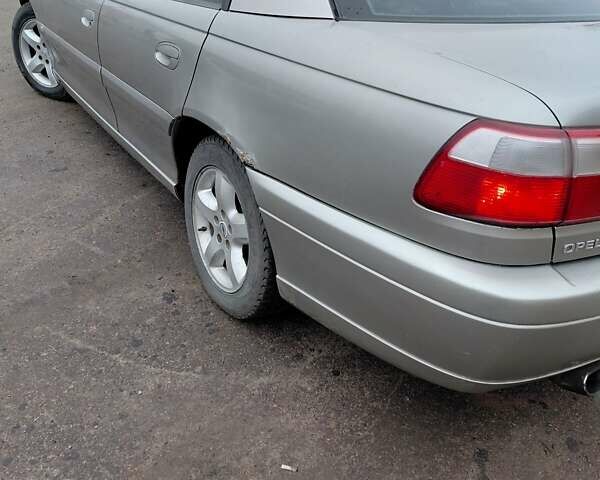 Сірий Опель Омега, об'ємом двигуна 2.2 л та пробігом 350 тис. км за 3500 $, фото 6 на Automoto.ua