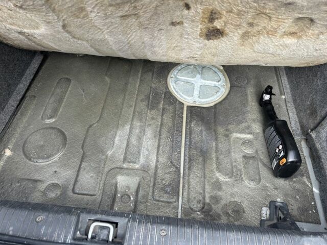 Серый Опель Омега, объемом двигателя 2.6 л и пробегом 340 тыс. км за 3750 $, фото 17 на Automoto.ua