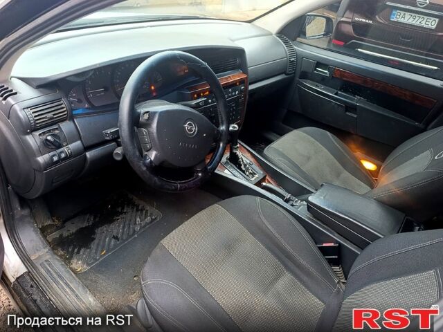 Сірий Опель Омега, об'ємом двигуна 2.5 л та пробігом 340 тис. км за 2000 $, фото 7 на Automoto.ua