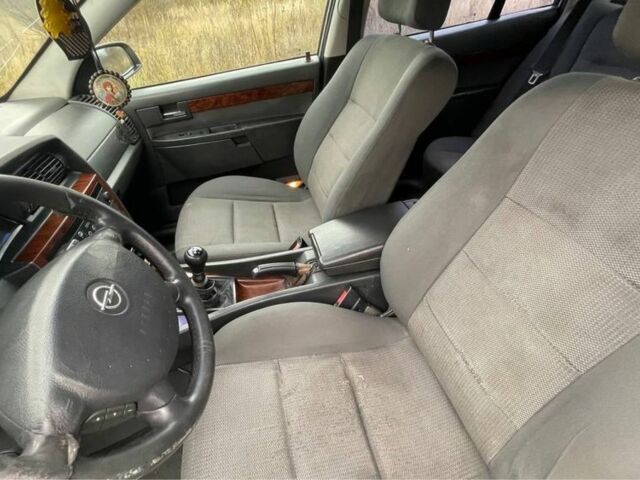 Серый Опель Омега, объемом двигателя 2.2 л и пробегом 300 тыс. км за 2500 $, фото 16 на Automoto.ua