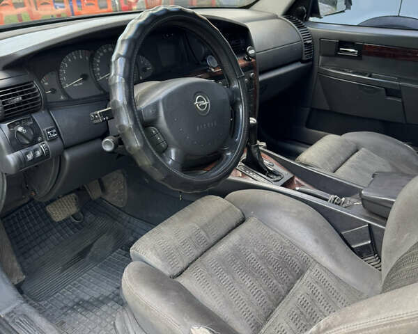Серый Опель Омега, объемом двигателя 3.2 л и пробегом 350 тыс. км за 3000 $, фото 11 на Automoto.ua