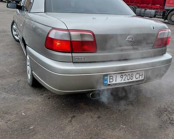 Сірий Опель Омега, об'ємом двигуна 2.2 л та пробігом 350 тис. км за 3500 $, фото 7 на Automoto.ua