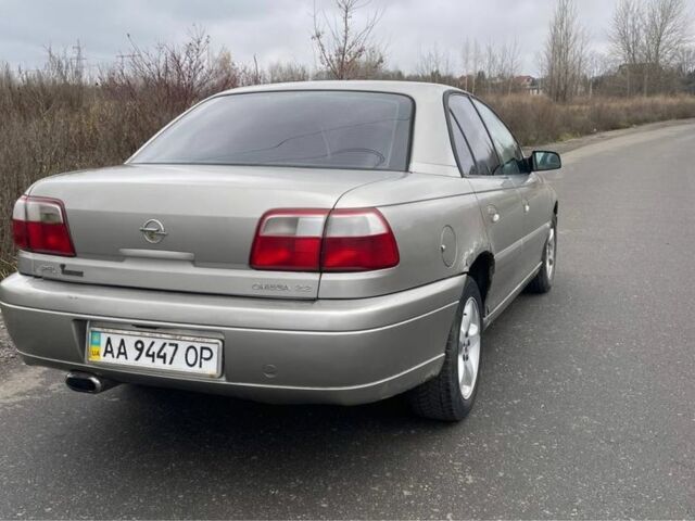 Серый Опель Омега, объемом двигателя 2.2 л и пробегом 300 тыс. км за 2500 $, фото 1 на Automoto.ua