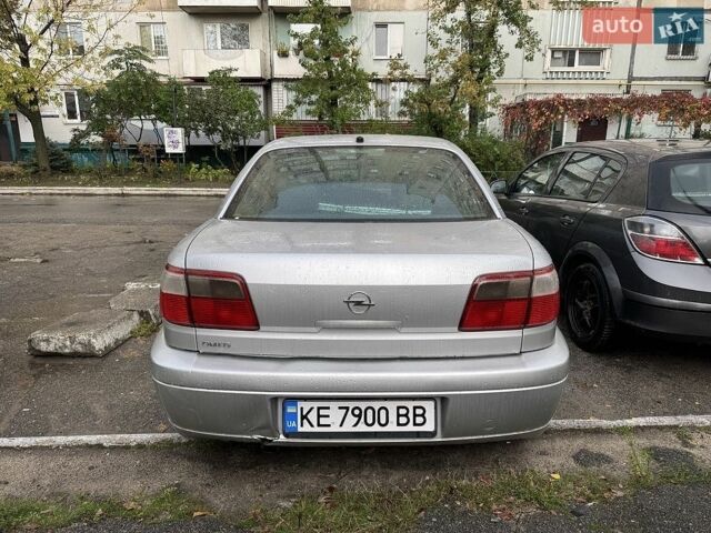 Сірий Опель Омега, об'ємом двигуна 2.2 л та пробігом 318 тис. км за 2700 $, фото 9 на Automoto.ua