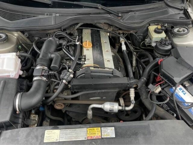 Серый Опель Омега, объемом двигателя 2.2 л и пробегом 300 тыс. км за 2500 $, фото 10 на Automoto.ua