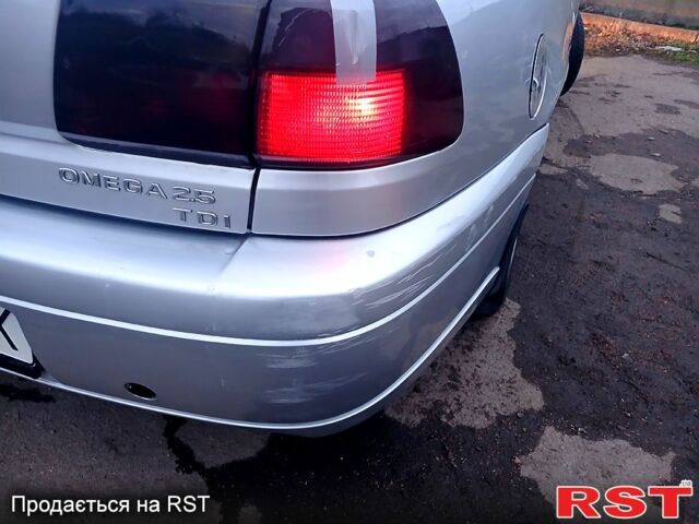 Сірий Опель Омега, об'ємом двигуна 2.9 л та пробігом 300 тис. км за 3650 $, фото 5 на Automoto.ua