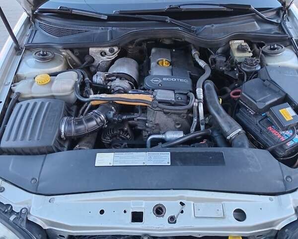 Сірий Опель Омега, об'ємом двигуна 2.2 л та пробігом 191 тис. км за 3700 $, фото 13 на Automoto.ua