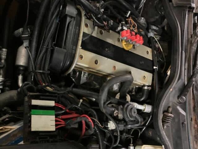 Сірий Опель Омега, об'ємом двигуна 2 л та пробігом 200 тис. км за 1200 $, фото 4 на Automoto.ua